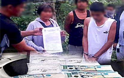 <p><strong>DRUG HAUL.</strong> A total of 200 grams of suspected shabu was seized from suspect "Jherome" in a buy-bust operation on Saturday evening (Aug. 3, 2024) in Barangay Arawan, San Antonio town in Quezon province. The suspect is listed as a high-value individual in the police drug watch list<em>. (Photo courtesy of QPPO)</em></p>