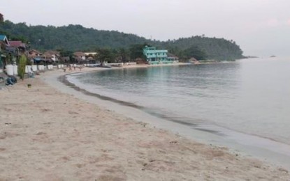 <p><strong>SAND AND SEA.</strong> The Caba Beach in Allen, Northern Samar. What used to be a common backyard of the locals is now a thriving tropical destination in this town, attracting tourists longing to enjoy sand, sea, and sun.<em> (PNA photo by Sarwell Meniano)</em></p>