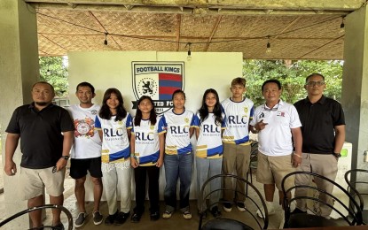 <p><strong>BACK HOME.</strong> Teenage football players from Negros Oriental who joined the Philippine Team in the recently concluded 2024 Norway Cup in Oslo hold a press conference on Wednesday (Aug. 7, 2024). The Negros Oriental-Siqujor Regional Football Association (NOSIRFA) said that a home-based program of the Philippine Football Federation (PFF) is being pushed to train young children to get into sports. <em>(PNA photo by Mary Judaline Flores Partlow)</em></p>