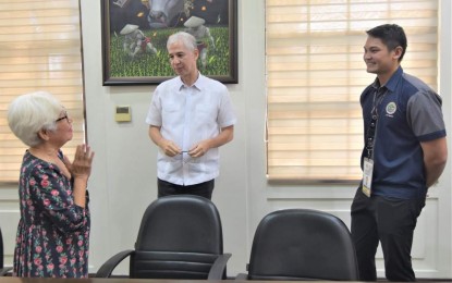 <p><strong>PARTNERSHIP</strong>. Negros Occidental Governor Eugenio Jose Lacson (center) meets with Negros Occidental Drug Rehabilitation Foundation Inc. president Adelaida Rendon and Victorias City Mayor Javier Benitez at the Governor’s Office at the Provincial Capitol in Bacolod City. They led the signing of the memorandum of agreement on establishing a Special Drug Education Center within the compound of the NODRFI in Victorias City on Tuesday (Aug. 6, 2024). <em>(Photo courtesy of PIO Negros Occidental)</em></p>