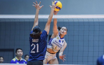 <p><strong>ATTACK.</strong> National University's Natashaza Kaye Bombita (No.1) tries to score against Letran's Sheena Vanessa Sarie (No. 21) during the 2024 V-League Women’s Collegiate Challenge at the Paco Arena in Manila on Wednesday (August 7, 2024). The Lady Bulldogs won, 25-23, 25-21, 23-25, 25-11. <em>(Photo courtesy of PVL)</em></p>