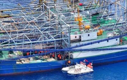 <p><strong>NO INSPECTION.</strong> Two rigid hull inflatable boats of the China Coast Guard (CCG) beside a group of Chinese maritime militia vessels (CMM) at Escoda Shoal in the West Philippine Sea in this undated photo. The Philippine Coast Guard on Thursday (Aug. 15, 2024) accused the CCG of failing to fulfill its responsibilities with the Western Central Pacific Fisheries Commission due to its failure to properly inspect Chinese fishing vessels. <em>(Photo courtesy of PCG)</em></p>