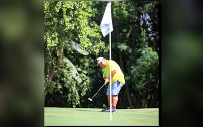 <p><strong>WAHING LEADS. </strong> Simon Wahing prepares to make a shot in the ICTSI Junior PGT Mindanao Series 4 at the Pueblo de Oro Golf and Country Club in Cagayan de Oro on Thursday (Aug. 15, 2024). He won the boys' 16-18 title. <em>(Contributed photo) </em></p>