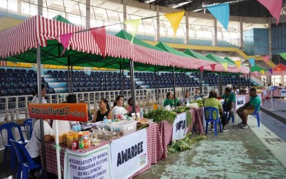 <p><strong>KADIWA IN BAGO CITY.</strong> Stalls of farmers and entrepreneurs during the launch of the “Kadiwa ng Pangulo” (KNP) program at the Manuel Y. Torres Memorial Coliseum and Cultural Center in Bago City, Negros Occidental on Thursday (Aug. 15, 2024). It will be followed by the establishment of a regular Kadiwa station at the Marhil covered court in Barangay Poblacion every 15th and 30th of the month starting Aug. 30<em>. (Photo courtesy of Bago City PIO)</em></p>