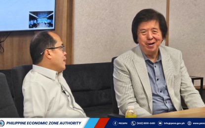 <p><strong>GREEN DEVELOPMENT.</strong> PEZA Director General Tereso Panga (left) and SM Smart City Infrastructure and Development Corp. president Glenn Ang at SM Prime headquarters in Pasay City on Wednesday (Aug. 14, 2024). PEZA and SM vowed to advance ecozone development in the country by incorporating the Sustainable Development Goals. <em>(Courtesy of PEZA)</em></p>