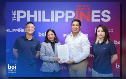 <p><strong>SOLAR POWER PLANT.</strong> Board of Investments Governor lawyer Marjorie Ramos-Samaniego (2nd from left) presents the green lane certificate of endorsement to Aris Tulalian (2nd from right), chairman and chief executive officer of Zenith Renewable Energy Corp., a partner of Spotlight Power Inc., at the BOI head office in Makati City on Aug.13, 2024. They were joined by the investment team from Trina Solar Investment Pte. Ltd., led by Wang Jiang Nan, Director for Southeast Asia, and Ma Jia Jing, Southeast Asia Development Manager. <em>(Photo courtesy of BOI)</em></p>