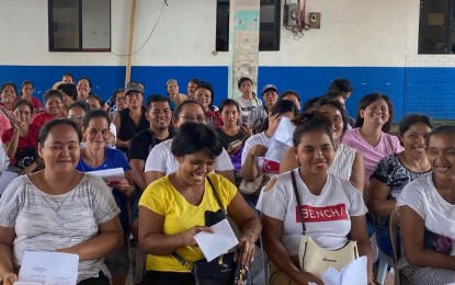 <p><strong>CASH-FOR-WORK</strong>. Some parents in Samar province during the payout of cash incentive for attending learning sessions meant to capacitate them to tutor their children in this Aug. 20, 2024 photo. Under the cash-for-work component of the program, each parent received PHP4,700 equivalent to the 20-day parents’ sessions they attended from July 1-26<em>. (Photo courtesy of Department of Social Welfare and Development) </em></p>