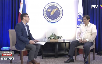 <p><strong>AGRARIAN CASE RESOLUTIONS.</strong> Agrarian Reform Secretary Conrado Estella III (right) reports increased resolution of agrarian cases under the Marcos administration, during an interview at the Malacañang Insider on Thursday (Aug. 22, 2024). He said the DAR posted a 92.2 percent resolution rate for all of its caseloads from July 2022 to July this year, equivalent to 116,718 cases resolved out of the 126,581 caseloads nationwide, with an average of 4,863 cases resolved per month. <em>(Screengrab)</em></p>