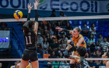 <p><strong>UNBEATABLE.</strong> Capital1 import Marina Tushova (right) scores against Cignal's Jacqueline Acuña (No. 11) during the Premier Volleyball League Reinforced Conference quarterfinals at FilOil EcoOil Centre in San Juan City on Saturday (Aug. 24, 2024). Cignal won, 25-19, 36-34, 16-25, 22-25, 15-12, despite the Russian's league-record 50 points. <em>(Photo courtesy of PVL)</em></p>