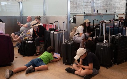 <p><strong>CANCELED.</strong> Stranded passengers wait at Ben Gurion International Airport in Tel Aviv, Israel on Saturday (Aug. 25, 2024). Many European airlines have suspended their operations amid growing tension between Hezbollah and Israeli forces. <em>(Xinhua)</em></p>