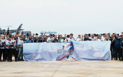 <p><strong>SUPPORT FOR TROOPS.</strong> Riders show their support for the Philippine Navy personnel tasked to defend the West Philippine Sea (WPS) at the Naval Operating Base Subic in Zambales on Sunday (Aug. 25, 2024). The riders also brought "care packages" of pairs of socks, non-perishable food items, personal care products, and a letter of encouragement which would be delivered to Navy personnel tasked to defend the WPS. <em>(Photo courtesy of the 1st Civil Relations Group)</em></p>