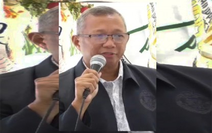 <p><strong>WARNING</strong>. National Bureau of Investigation-Cordillera Administrative Region Director lawyer Daniel Daganzo guests at the Kapihan sa Bagong Pilipinas press briefing at the Philippine Information Agency office in Baguio City on Tuesday (Aug. 27, 2024). He urged victims of the farm-to-market investment scam to file complaints. <em>(Screenshot from PIA Facebook)</em></p>