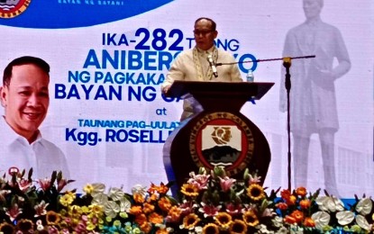 <p><strong>STATE OF THE CITY ADDRESS</strong>. Calamba City Mayor Roseller Rizal reports on the achievements of his administration for the past year at the Jose Rizal Coliseum on Wednesday (Aug. 28, 2024). The event coincided with the 282nd anniversary of Calamba as a municipality before becoming a city. <em>(Photo by Zen Trinidad) </em></p>