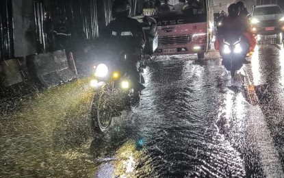 <p><strong>HEAVY RAINS.</strong> Heavy downpour in Fairview, Quezon City on Tuesday night (Aug. 27, 2024). State weather bureau PAGASA said habagat (southwest monsoon) will bring moderate to heavy rains in Bataan, Cavite, Northern Palawan, Romblon, Occidental Mindoro, Guimaras, Antique, Aklan and Negros Occidental over the next two days.<em> (PNA photo by Joan Bondoc)</em></p>