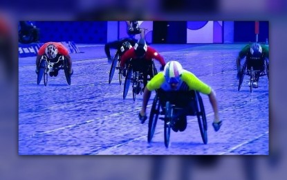 <p><strong>FINALIST.</strong> Jerrold Mangliwan (3rd from left) running third early in the men’s 400-meter T52 race heats behind world champion Maxime Carabin of Belgium in the 17th Paris Paralympic Games track and field competitions at the Stade de France on Friday (Aug. 30, 2024). Mangliwan qualified to the finals. <em>(PSC Photo)</em></p>