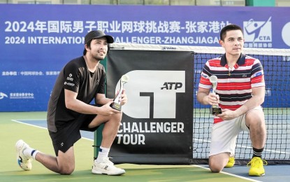 <p><strong>RUNNER-UP</strong>. Filipino Francis Casey Alcantara (left) and Pruchaya Isaro of Thailand during the awarding ceremony of the Zhangjiagang International Challenger in Zhangjiagang, China on Saturday (Aug. 31, 2024). Alcantara and Isaro bowed to Kaichi Uchida and Takeru Yuzuki of Japan, 1-6, 5-7, in the final. <em>(Contributed photo)</em></p>