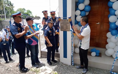 <p><strong>TURNOVER.</strong> Antique Provincial Police Office Director Col. Lea Rose Peña (3rd from left) and Antique Rep. Antonio Agapito Legarda (right) unveil the marker of the two-story building barracks for male Police Non-Commissioned Officers on Tuesday (Sept. 3, 2024). Legarda said the police are the partners for progress in the province. <em>(Photo courtesy of Antique Provincial Police Office)</em></p>