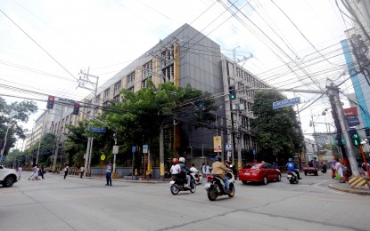 <p><strong>ROAD CLOSURE.</strong> Motorists ply the corner of Lacson Avenue and Dapitan Street in Sampaloc, Manila on Aug. 29, 2024. The roads surrounding the University of Santos Tomas, including España Boulevard and P. Noval Street, will be closed on Sept. 8, 11, and 15 from 2 a.m. to 7 p.m. for the Bar Examinations. <em>(PNA photo by Yancy Lim)</em></p>