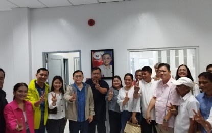 <p><em>INAUGURATION</em>. Senator Christopher Lawrence Go (fourth from left) together with other local officials of Pangasinan pose inside the super health center inaugurated in San Fabian town on Thursday (Sept. 5, 2024). The super health center is expected to cater the residents of 34 villages of San Fabian. <em>(PNA photo by Hilda Austria)</em></p>