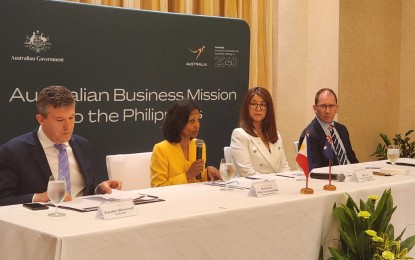 <p><strong>BIZ MISSION</strong>. Australian Ambassador to the Philippines HK Yu (2nd from right) is joined by Austrade CEO Xavier Simonet (left), Macquarie Group CEO and managing director Shemara Wikramanayake (2nd from left), and Export Finance Australia managing director and CEO John Hopkins in a press conference at the Fairmont Hotel in Makati City on Friday (Sept. 6, 2024). They are part of a 15-delegate business mission from Australia currently in the Philippines for a two-day visit. <em>(PNA photo by Kris M. Crismundo)</em></p>