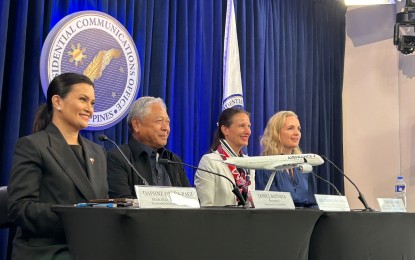 <p><strong>MANILA-PARIS DIRECT FLIGHTS</strong>. Malacañang Press Briefer Daphne Oseña-Paez holds a Palace press briefing with Transportation Secretary Jaime Bautista, French Ambassador to the Philippines Marie Fontanel, and Air France KLM general manager for Southeast Asia and Oceania Femke Kroese on Tuesday (Sept. 10, 2024). During the briefing, Kroese announced that the direct Manila-Paris flights will be opened on Dec. 8 this year. <em>(PNA Photo by Ruth Abbey Gita-Carlos)</em></p>