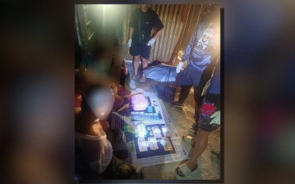 <p><strong>NABBED.</strong> Anti-narcotics police officers account for drug evidence during a buy-bust operation in Taytay, Rizal on Wednesday night (Sept. 11, 2024). Four high-value drug suspects yielded 1.01 kg. of shabu worth PHP6.8 million during the operation. <em>(Photo courtesy of PDEG)</em></p>