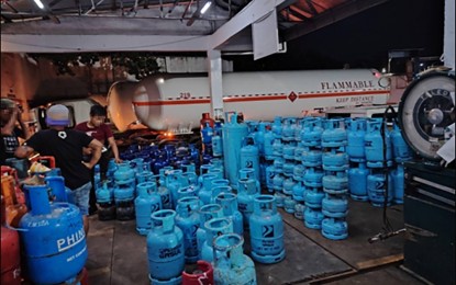 <p><strong>ILLEGAL LPG TRADE</strong>. CIDG members account for LPG tanks seized during an operation in Barangay 163 in Sta. Quiteria, Caloocan on Saturday (Sept. 14, 2024). The CIDG on Monday (Sept. 16) said PHP19 million worth of LPG tanks and other equipment were seized during the operation. <em>(Photo courtesy of CIDG)</em></p>