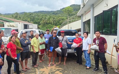 <p><strong>INCOME BOOST</strong>. Bureau  of Fisheries and Aquatic Resources personnel distribute 50,000 tilapia fingerlings to members of indigenous people (IP) community on Tuesday, (Sept. 17, 2024) in Adams town, Ilocos Norte province. This is part of the Hapag Katutubo (indigenous table) project to empower IPs for inclusive growth. <em>(Photo courtesy of BFAR Ilocos Norte)</em></p>