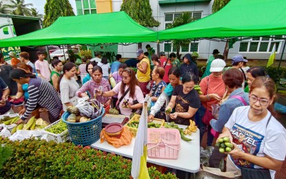 <p><strong>HUGE SAVINGS</strong>. Consumers enjoy huge savings as they buy cheaper products from local farmers at the 'Kadiwa ng Pangulo" during the “Handog ng Pangulo: Serbisyong Sapat Para sa Lahat” event in the six provinces in Bicol on Sept. 13, 2024. The Department of Agriculture-Bicol recorded a total of PHP1.7 million generated sales during the event held in time for the 67th birthday of President Ferdinand “Bongbong” R. Marcos Jr<em>. (Photo courtesy of DA-Bicol)</em></p>