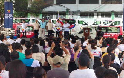 <p><strong>ENHANCED HEALTHCARE.</strong> President Ferdinand R. Marcos turns over the symbolic key of the patient transport vehicle (PTV) to Mayor Cresente Chavez from the municipality of Jordan, Guimaras, during the ceremonial distribution at the Plaza Paloma in Passi City, Iloilo on Thursday (Sept. 19, 2024). A total of 51 local government units from Western Visayas are the initial recipients of the PTVs through the Medical Transport Vehicle Donation Program of the Philippine Charity Sweepstakes Office. <em>(PNA photo by PGLena)</em></p>
<p> </p>