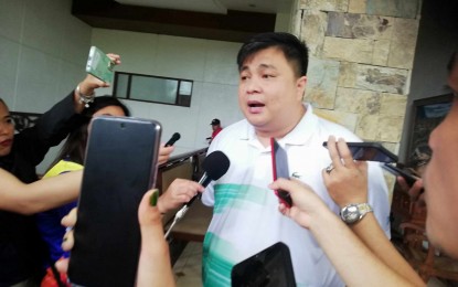 Ombudsman suspends Antique mayor for abuse of authority