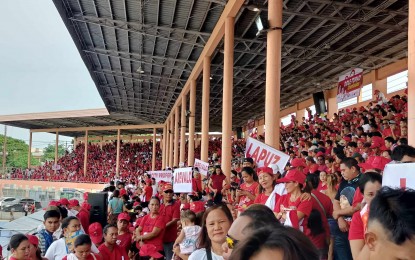 <p><strong>TUPAD ORIENTATION</strong>. Over 7,000 residents of Iloilo City attend the orientation for the Tulong Panghanapbuhay sa Ating Disadvantaged/Displaced Workers emergency employment program at Iloilo Sports Complex on Friday (Sept. 20, 2024). They will render 10 days of cleanup activities in their communities starting Saturday (Sept. 21) for PHP480 per day. <em>(PNA photo by PGLena)</em></p>