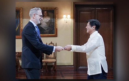 <p><strong>NEW ENVOY.</strong> President Ferdinand R. Marcos Jr. (right) receives the credentials of newly designated Ambassador of Italy to the Philippines Davide Giglio in a ceremony in Malacañang on Monday (Sept. 23, 2024). The President, in separate ceremonies, also welcomed to the country the new ambassadors of India, Ireland, Finland, and the European Union.<em> (Photo from Bongbong Marcos’ Facebook)</em></p>