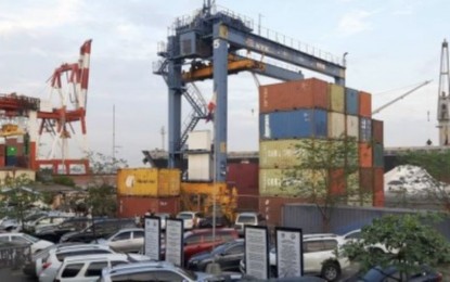 <p><strong>WORKERS' WOES</strong>. The Cebu International Port yard in Cebu City's Pier 6 in this undated photo. The Cebu Port Authority on Tuesday (Sept. 24, 2024) issued an official statement advising the private cargo-handling firm, Oriental Port and Allied Services Corporation, to settle a conflict with its workers so as not to hamper port operations and ensure continued safety at the port yard<em>. (PNA file photo by John Rey Saavedra)</em></p>