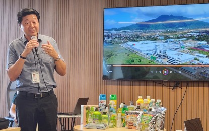 <p><strong>HIGHER BIOFUEL.</strong> Chemrez Technologies, Inc. president Dean Lao Jr. in a media briefing at the D&L factory in Tanauan City, Batangas on Monday (Sept. 30, 2024). Lao is optimistic that the higher biofuel mix starting Oct. 1 will boost the company's production of biodiesel. <em>(PNA photo by Kris M. Crismundo)</em></p>