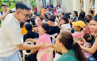 <p><strong>HEALTH SERVICES.</strong> Ako Bicol Party-list (AKB) Rep. Raul Angelo Bongalon (left) interacts with residents of Tabaco City during the "Tarabangan Caravan" in Barangay Bantayan, Albay province, on Monday (Sept. 30, 2024). Over 500 residents from six barangays benefited from the social, medical, and livelihood services.<em> (PNA photo by Connie Calipay)</em></p>
<p> </p>