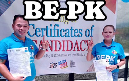 <p><strong>MAYORAL BID.</strong> Self-confessed drug lord Rolan “Kerwin” Espinosa and another candidate in his slate show a copy of their certificates of candidacy during the filing on Tuesday (Oct. 1, 2024). He is running for mayor of Albuera town, Leyte province in the May 2025 polls<em>. (Photo from Care Win FB page) </em></p>