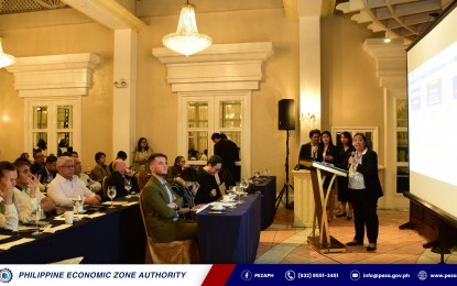 <p><strong>LURING DUTCH BIZ.</strong> Philippine Economic Zone Authority (PEZA) Acting Group Manager Rowena Naguit (right) addresses the visiting business delegation from the Netherlands at The Manila Hotel on Oct. 2, 2024. PEZA invited Dutch firms to invest in ecozones nationwide. <em>(Photo courtesy of PEZA)</em></p>