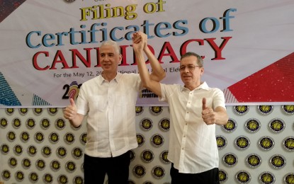 <p><strong>NEW TANDEM.</strong> Negros Occidental Governor Eugenio Jose Lacson (left) and 4th District Board Member Jose Benito Alonso formally introduce their tandem for the top Capitol posts in the Mayor 2025 midterm elections. Lacson, who is seeking a third and last term, and Alonso, who is running for vice governor for the first time, filed their certificates of candidacy before the Commission on Elections at the Capitol Social Hall in Bacolod City Thursday afternoon (Oct. 3, 2024). <em>(PNA photo by Nanette L. Guadalquiver)</em></p>