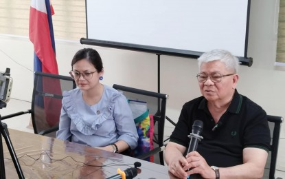 <p><strong>CONGRESSIONAL RACE</strong>. Former Court of Appeals Associate Justice Vicente Veloso III and daughter Rep. Anna Victoria Veloso-Tuazon (Leyte 3rd District) face the media in Tacloban City on Friday (Oct. 4, 2024). The elder Veloso filed his certificate of candidacy to run as representative of Leyte's 4th congressional district against actor-turned-politician Richard Gomez.<em> (PNA photo by Sarwell Meniano)</em></p>