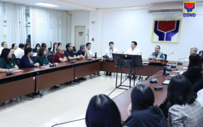 <p><strong>WALANG GUTOM KITCHEN.</strong> Department of Social Welfare and Development Secretary Rex Gatchalian meets with key executives from different private corporations at the DSWD head office in Quezon City on Monday (Oct. 7, 2024). The corporations are supporting DSWD’s Walang Gutom Kitchen set to be launched by the end of the year. <em>(DSWD photo)</em></p>