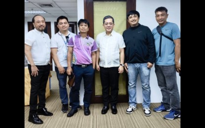 <div dir="auto"><strong>PHOTO OP</strong>. Kalinga election officer Dexter Cawis (2nd from right) and his staff pose for a photo opportunity with Comelec Commissioner Geroge Erwin Garcia after delivering the certificates of candidacy and the certificates of nomination and acceptance filed in Kalinga, to the central office on Thursday (Oct. 10, 2024). The transmitted documents will be scrutinized by the Comelec central office before issuing the final list of candidates for the <span dir="ltr">May 12, 2025</span> midterm elections. <em>(PNA photo courtesy of DB Cawis FB)</em></div>