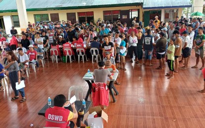 <p><strong>CASH AID</strong>. Indigent families in Northern Samar receive cash assistance from the national government in this undated photo. The Philippine Statistics Authority reported on Oct. 14, 2024 that one in every five families in the region was poor or had incomes that were below the poverty threshold, or the amount needed to buy their basic food and non-food needs. <em>(Photo courtesy of Department of Social Welfare and Development)</em></p>