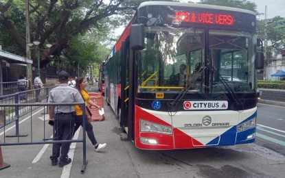 QC gov’t launches e-buses on free ride service | Philippine News Agency