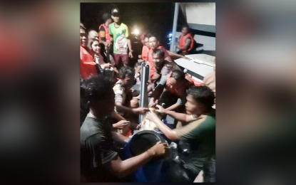 <p><strong>RESCUED</strong>. Crew members of the Philippine Navy’s BRP-Jose Loor Sr. (PC-390) assist 26 passengers rescued after the M/L Bangsata sank off Turtle Islands, Tawi-Tawi, on Sunday (March 16, 2025). Six other passengers were rescued by a Malaysian vessel.<em> (Photo courtesy of Naval Forces Western Mindanao)</em></p>