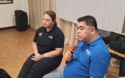 <p><strong>IMPROVING LITERACY.</strong> Tingog Partylist Rep. Jude Acidre and actress Karla Estrada answering questions from Tacloban-based journalists on Sunday night (May 4, 2025). Acidre is pushing for a higher allocation of curriculum and teaching methods to improve the country’s functional literacy. <em>(PNA photo by Sarwell Meniano)</em></p>