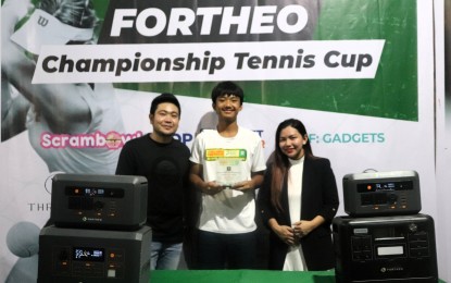 Julio Naredo (2nd from right) is expected to keep his winning form in the Fortheo National Junior Tennis Championships on June 19-22, 2025 in Biñan City, Laguna. He bagged the MVP award for topping the boys' U18 and U16 categories in the Valenzuela City leg last week.