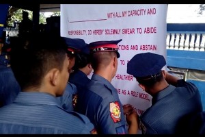 149 cops vow to stop smoking in Nueva Ecija police camps