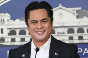 Andanar eyes closer ties with more media groups