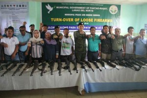 Lanao Norte town execs surrender 23 high-powered guns